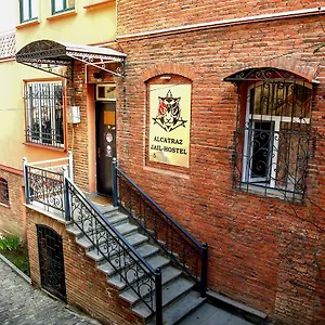 Alcatraz Jail-hostel Тбилиси